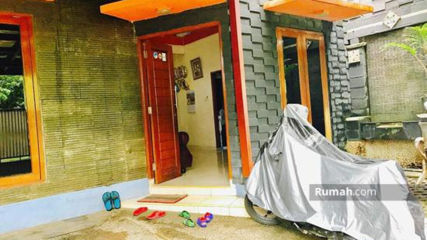 Rumah Hook Lokasi Strategis Dalam Komplek Ternama di Pamulang