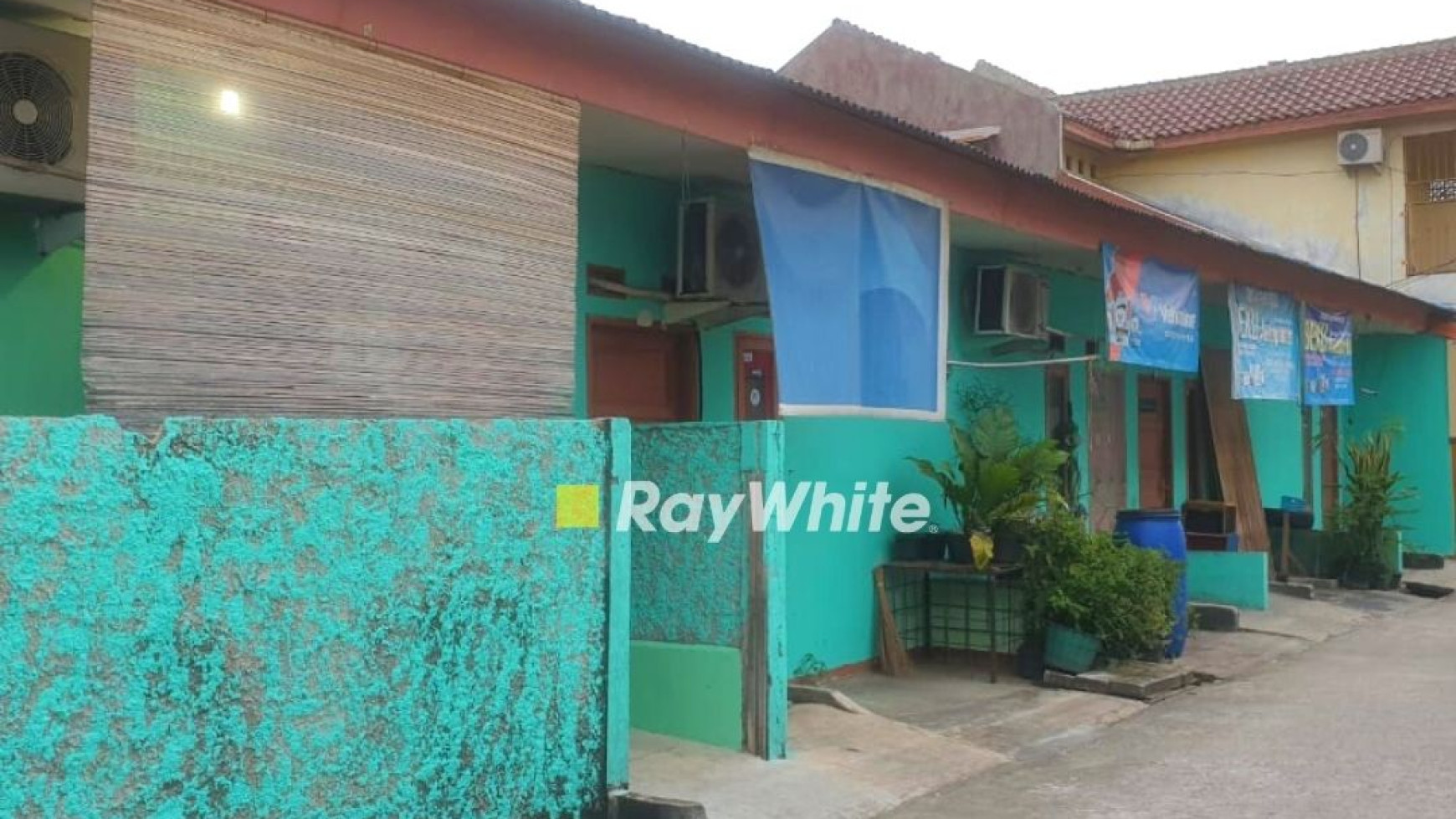 Rumah kontrakan untuk investasi 10 pintu di area Bintaro.