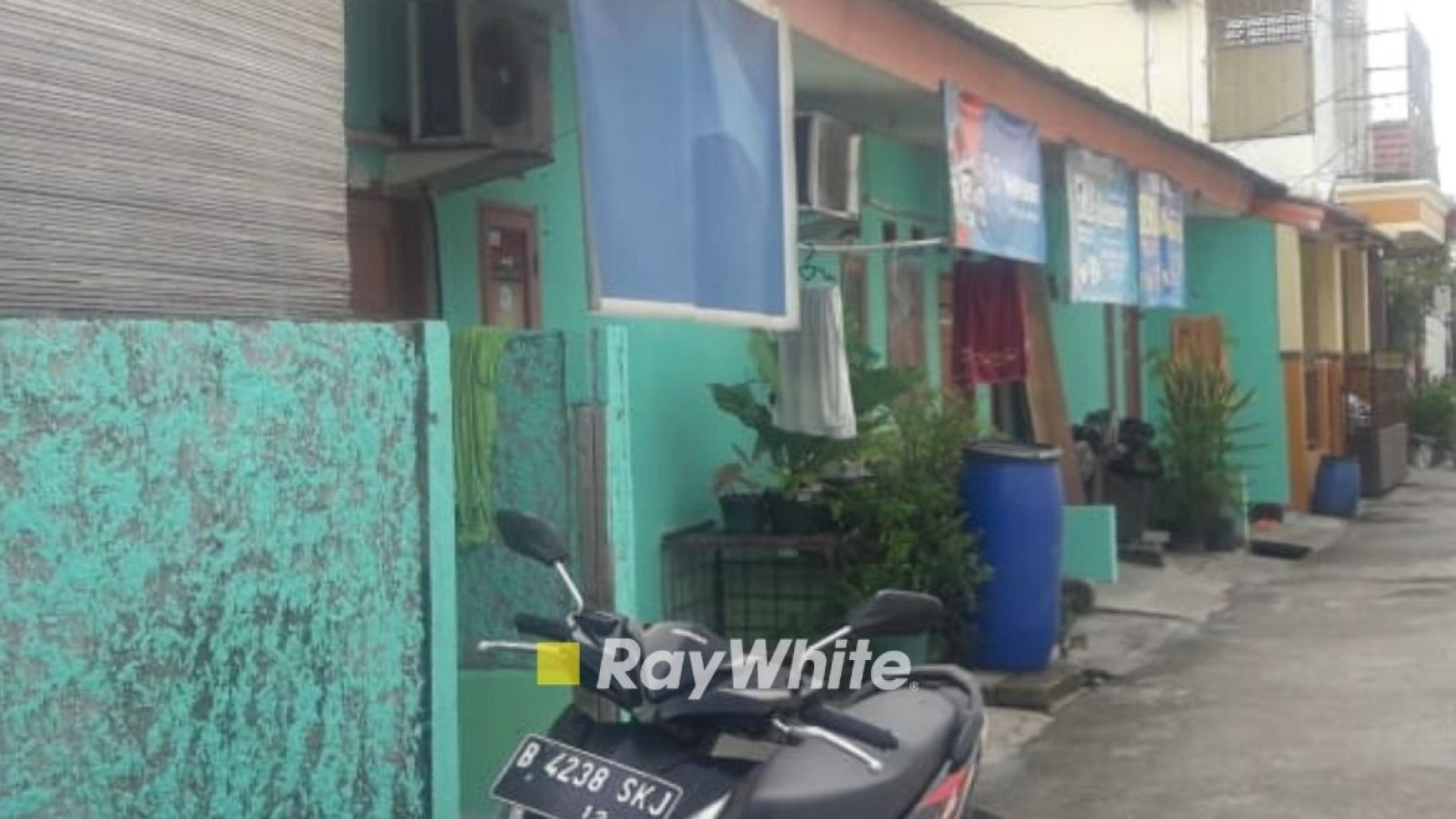 Rumah kontrakan untuk investasi 10 pintu di area Bintaro.