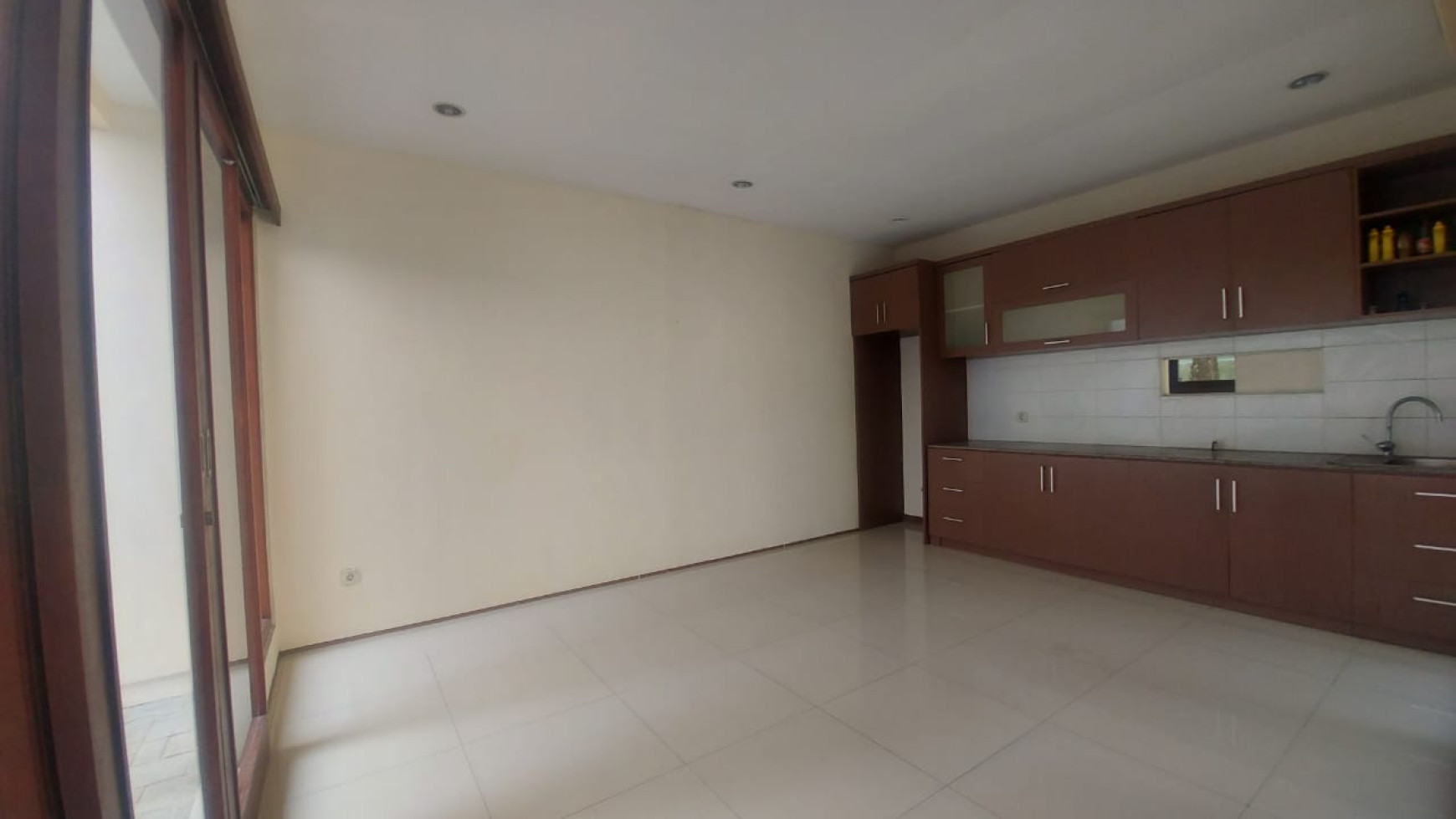 Dijual rumah dekat Citos, lokasi nyaman