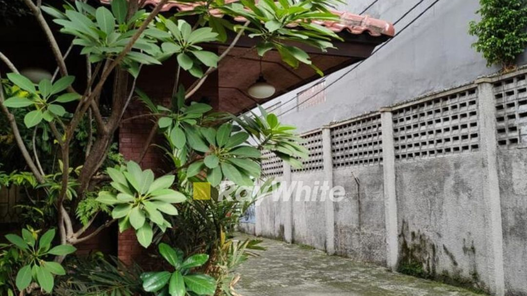 Rumah Pinggir Jalan Ampera Raya Cocok Untuk Tempat Usaha, Harga NJOP