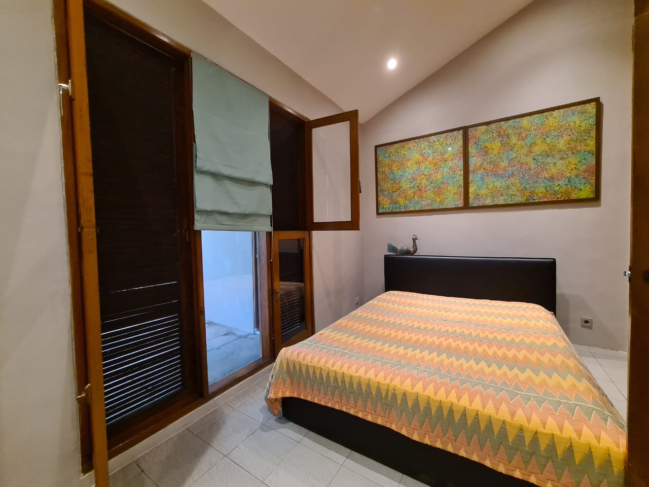 Rumah Modern Super Asri Wilayah Prime di Pondok Indah