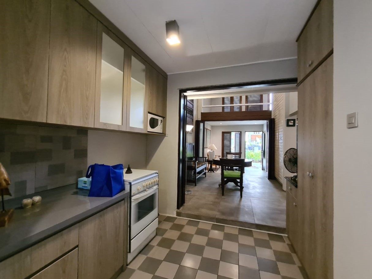 Rumah Modern Super Asri Wilayah Prime di Pondok Indah