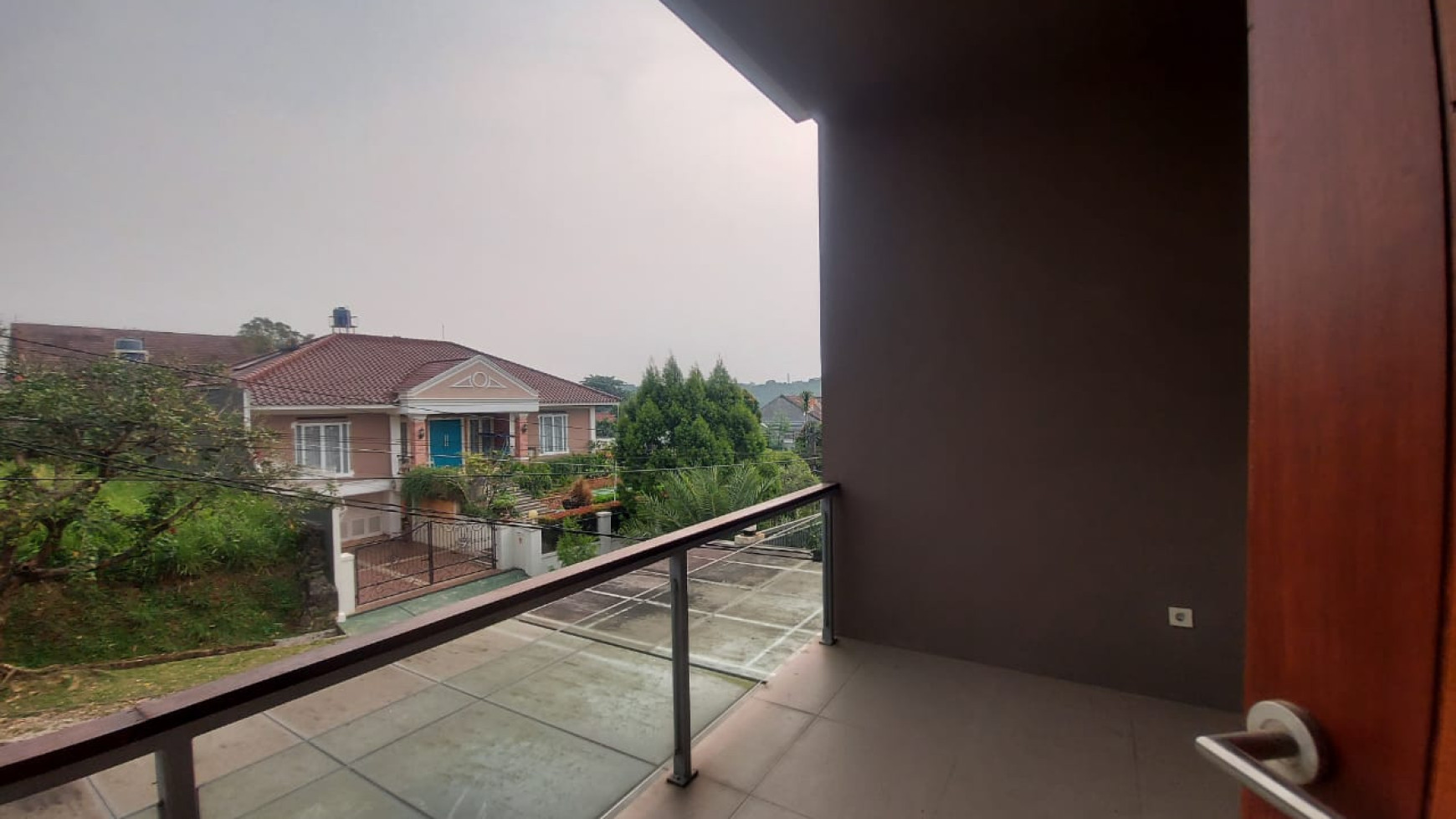 Cinere, Luas 294 m2 Brand new house dalam komplek elit dilengkapi halaman depan dan belakang