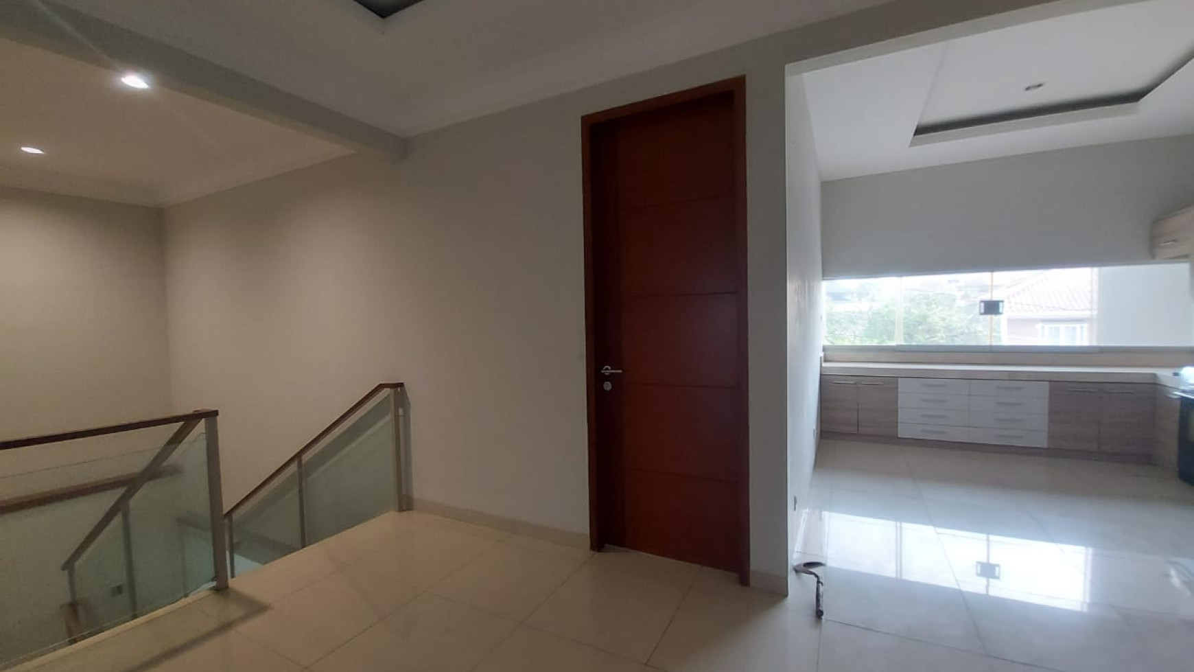 Cinere, Luas 294 m2 Brand new house dalam komplek elit dilengkapi halaman depan dan belakang