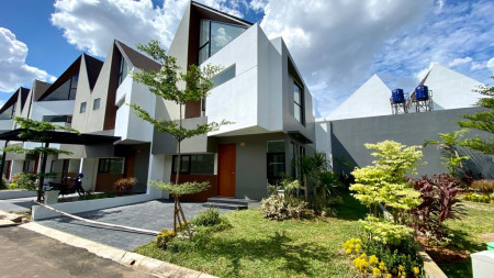 Bintaro, rempoa rumah industrial style posisi hook