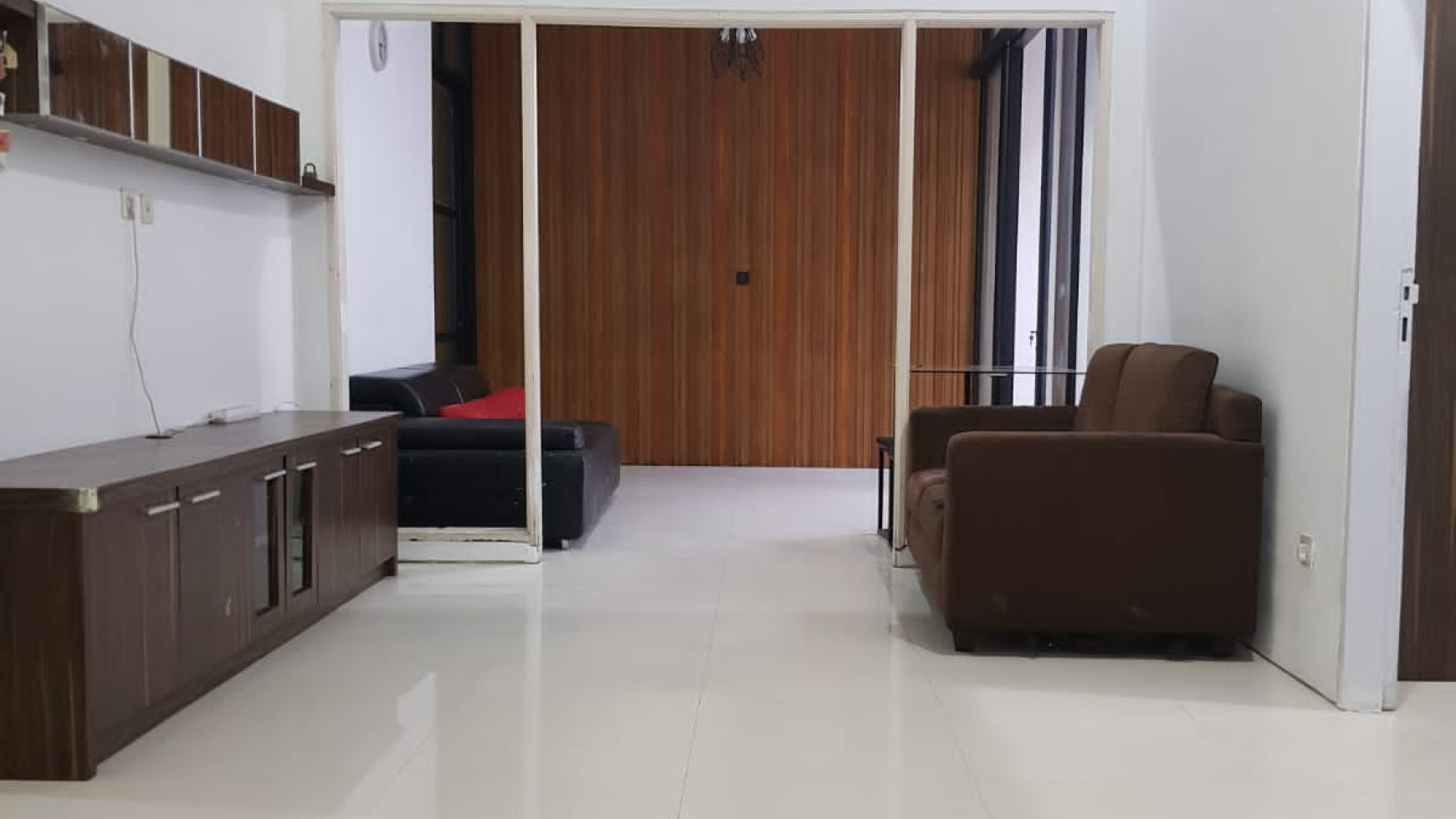 Rumah Semi Furnished Siap Huni di Lokasi Strategis di tengah Kota Jababeka