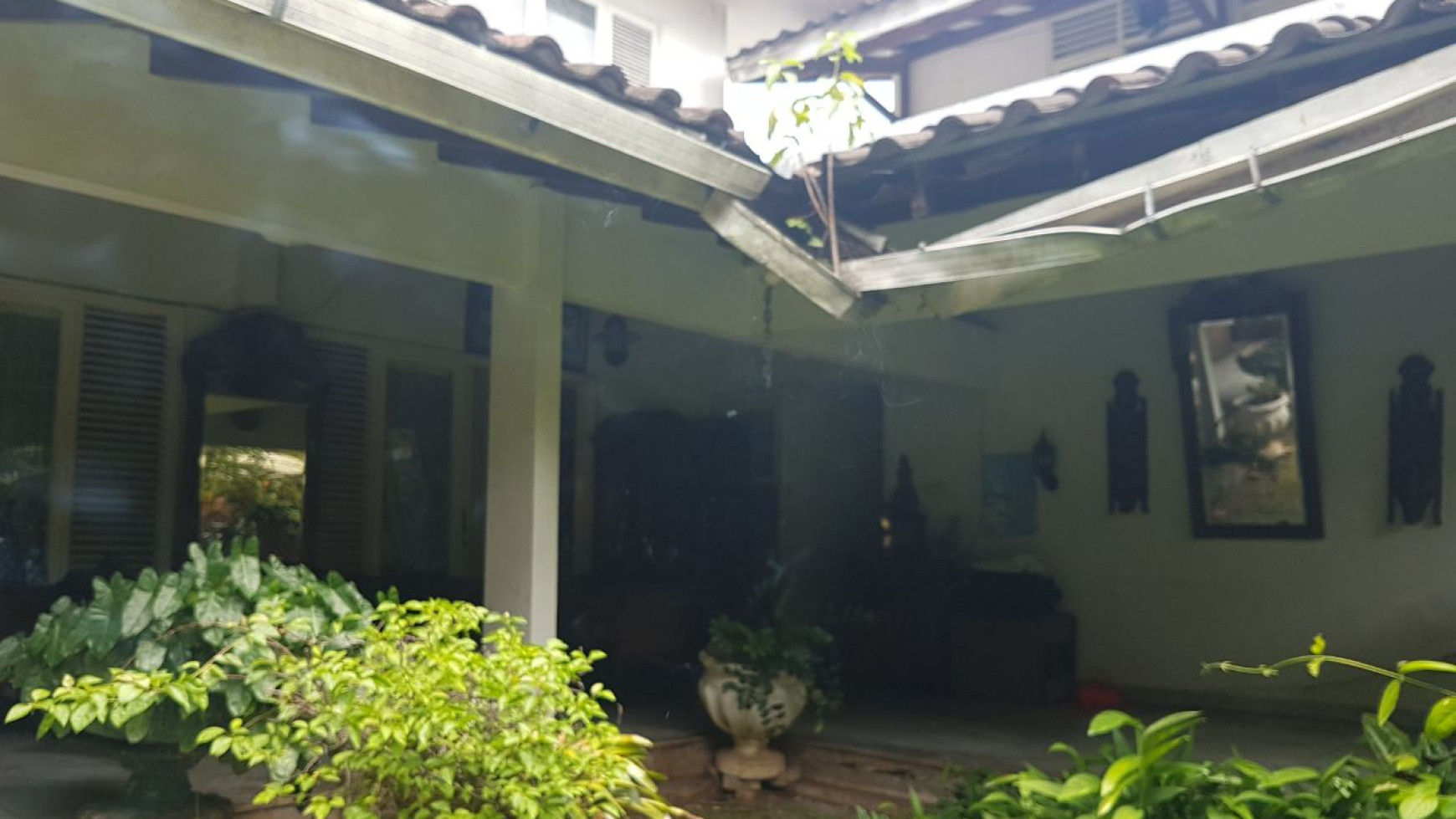 Rumah Megah Dikawasan Entertain di Jakarta Selatan