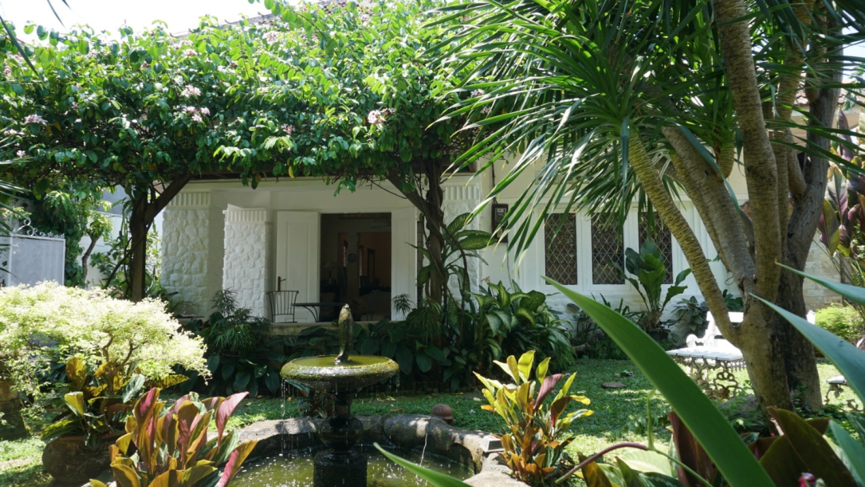 Rumah Bergaya Vintage Di Menteng