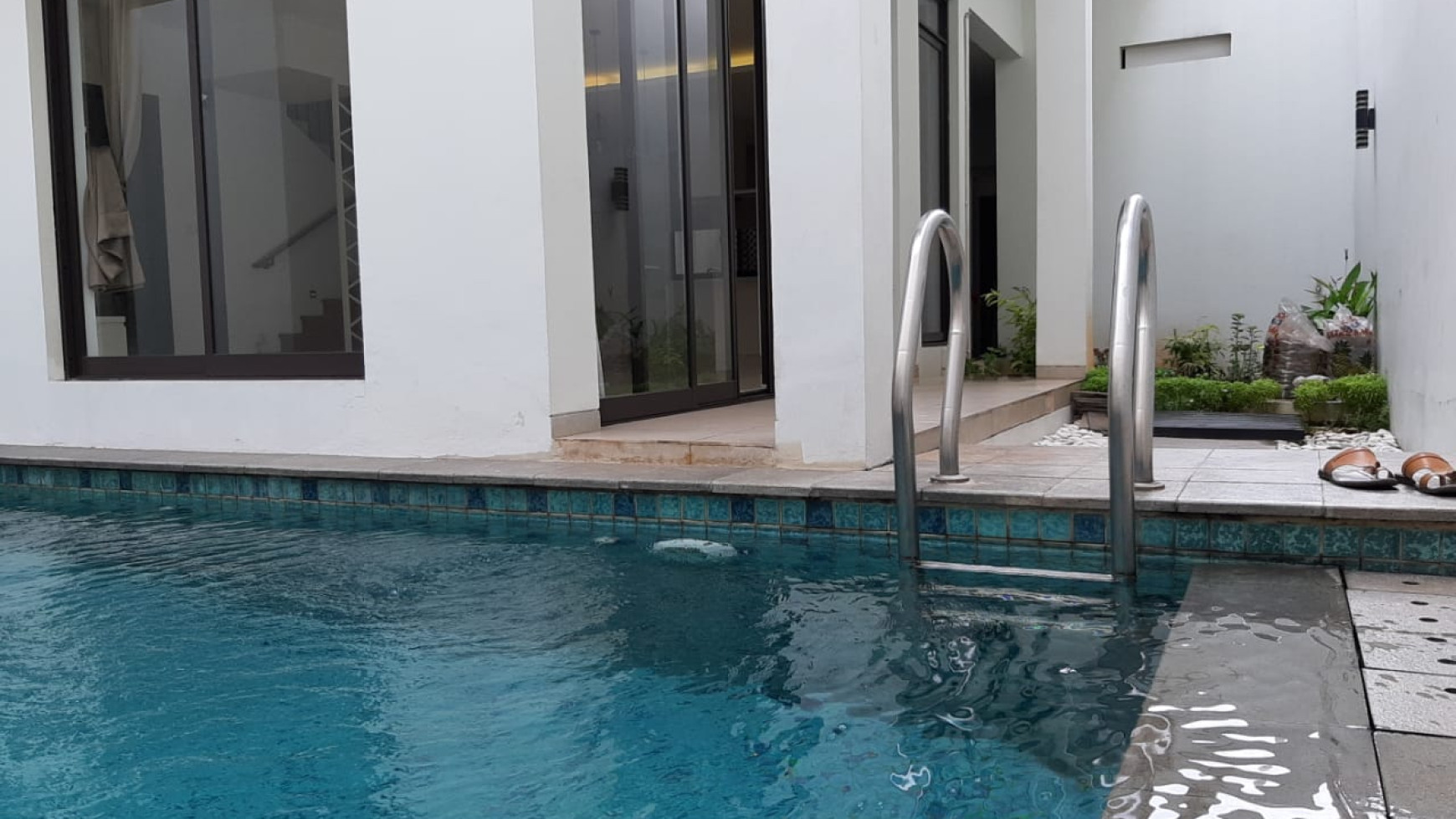 Rumah Cluster Serenia Hills Lebak Bulus Jakarta Selatan - Private Pool