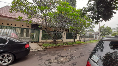 Rumah Luas di Blok A, Cinere