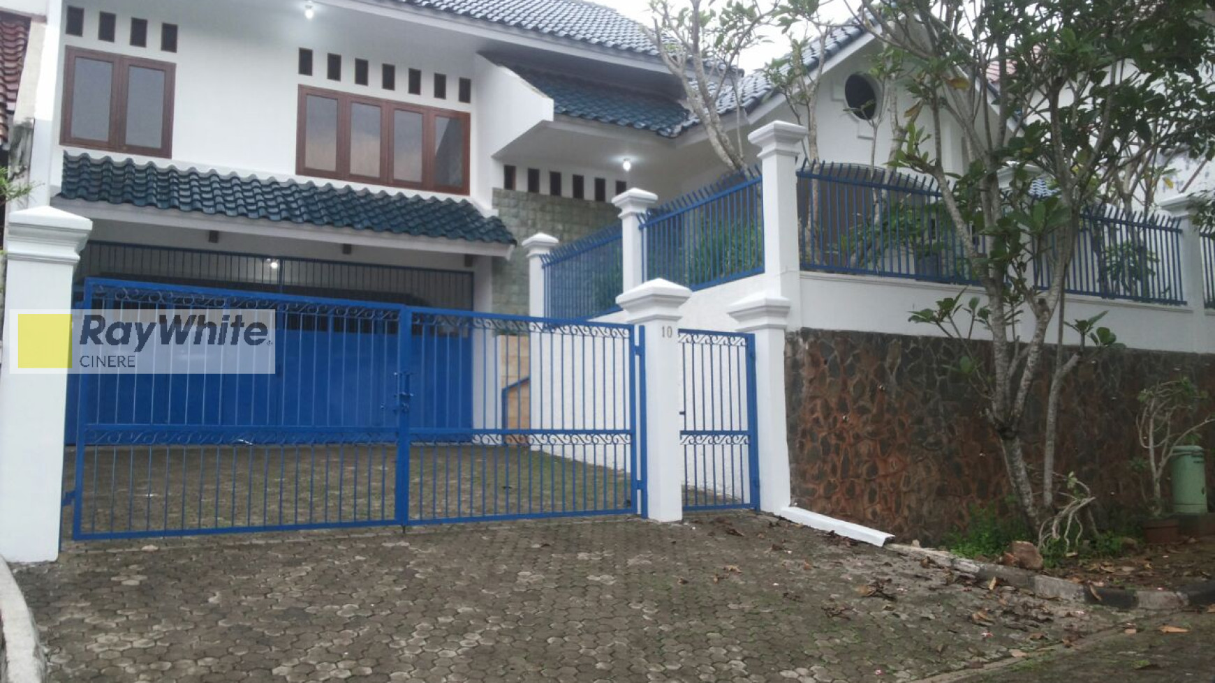 Rumah Terawat Siap Huni, Asri di Cinere