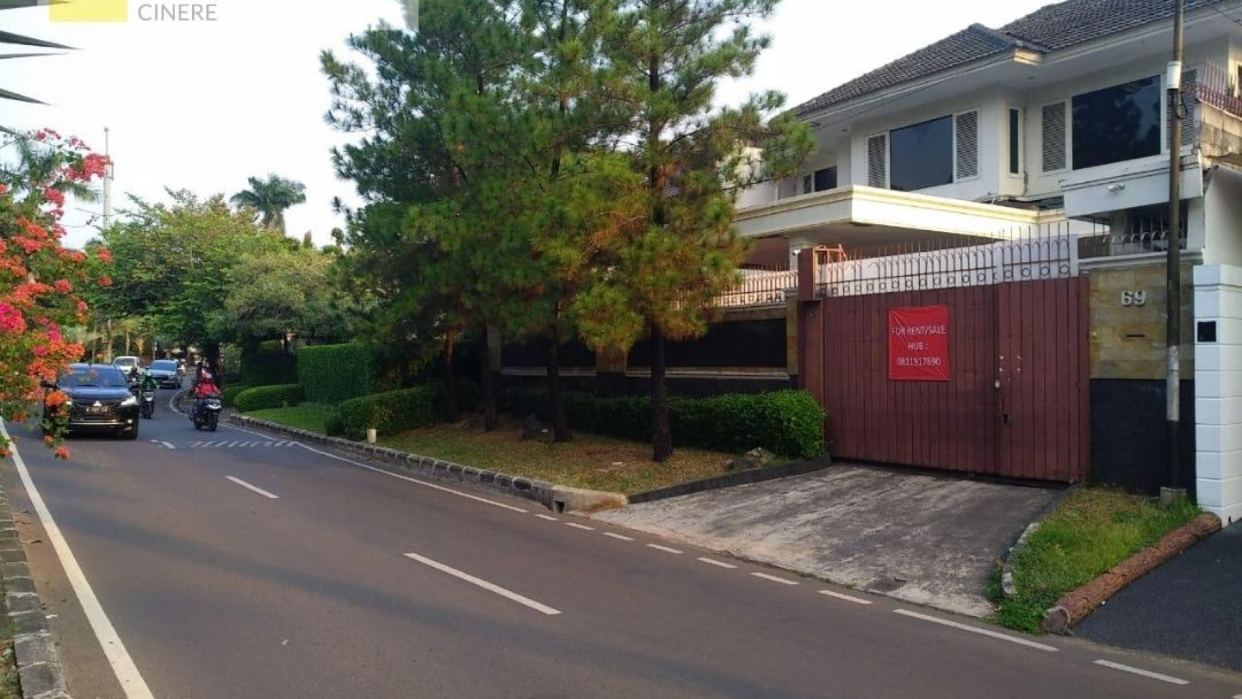 Rumah Cantik Dan Luas Di Kawasan Pondok Indah