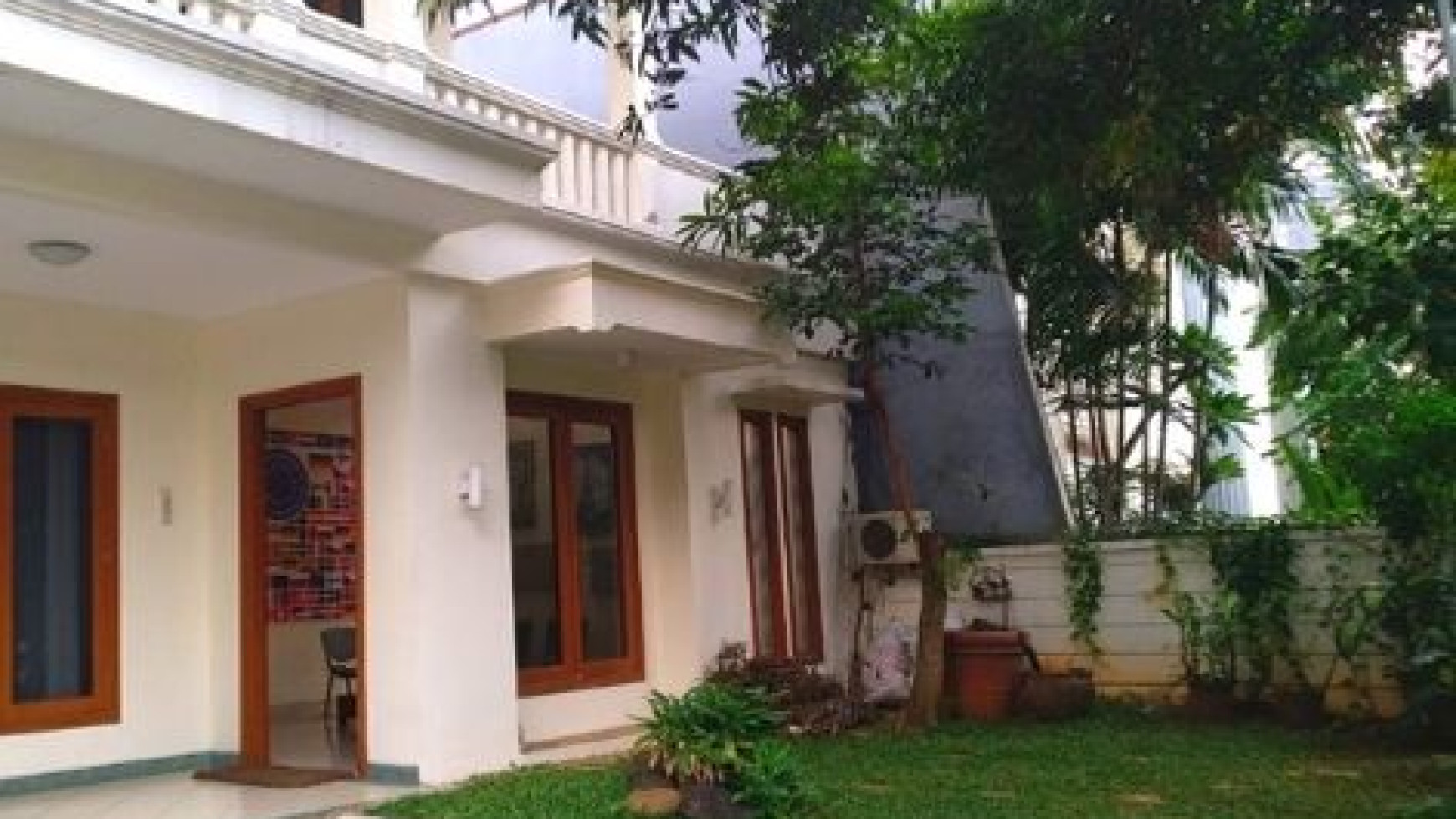 Rumah Mewah Sangat Asri Di Pondok Indah