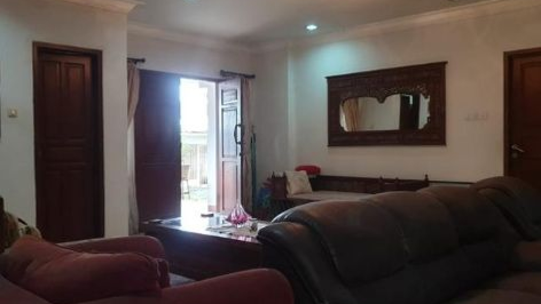 Dijual rumah 555 m2 di Kemang area komersial cocok untuk restoran, cafe, kantor dan tempat usaha lainnya.