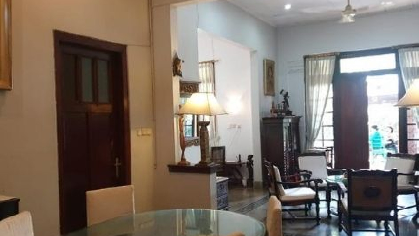 Rumah Cantik dan Asri 900m2 Di Menteng