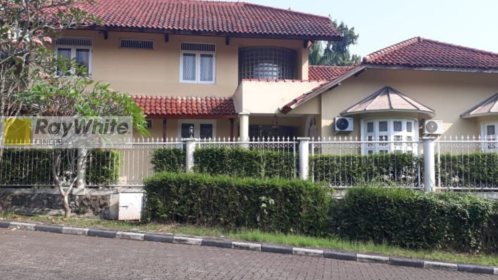 Rumah Klasik Asri, Siap Huni di Villa Cinere Mas