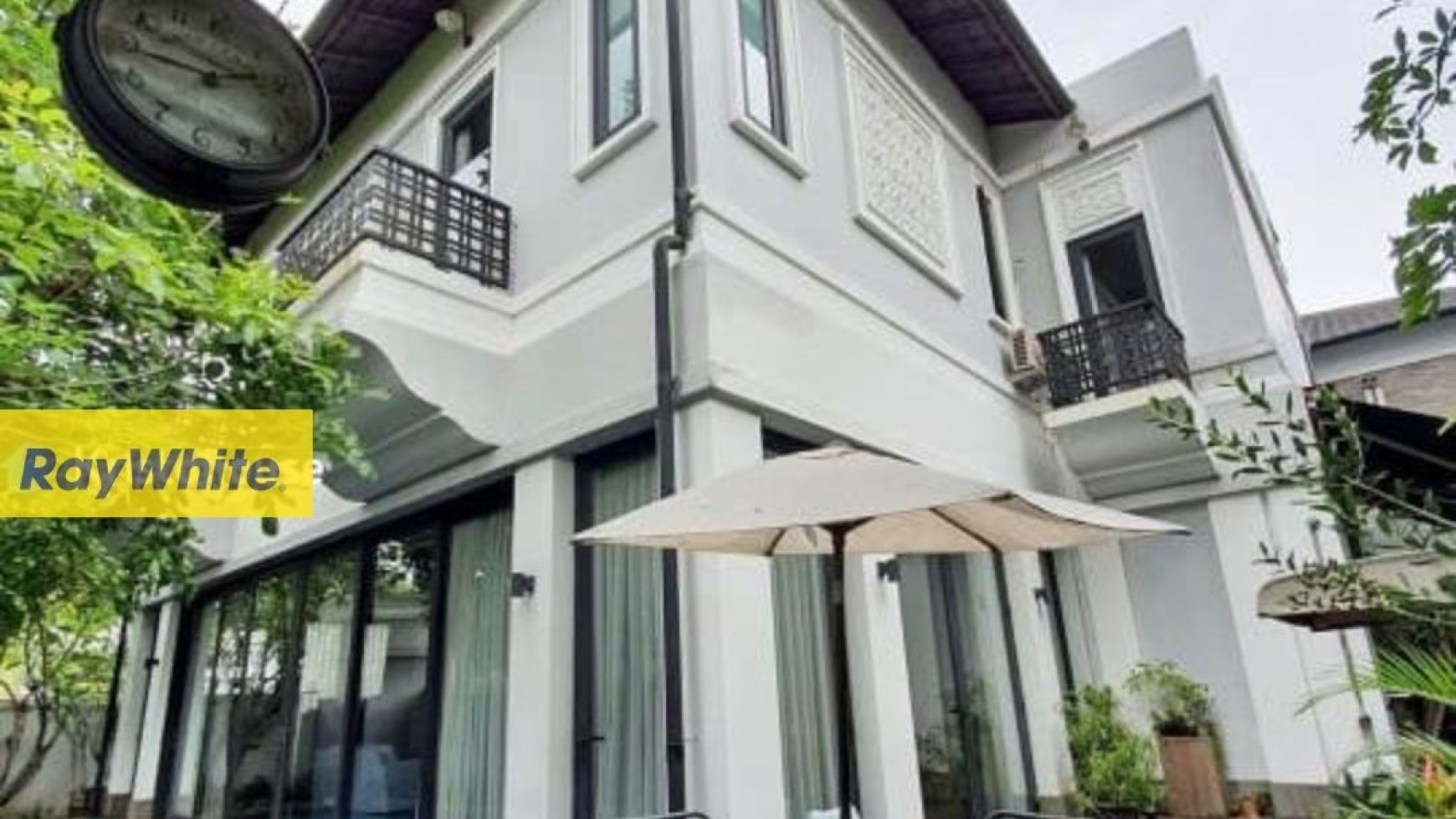 Rumah Cantik 455m2 Dengan Kolam Renang Di Pejaten Barat