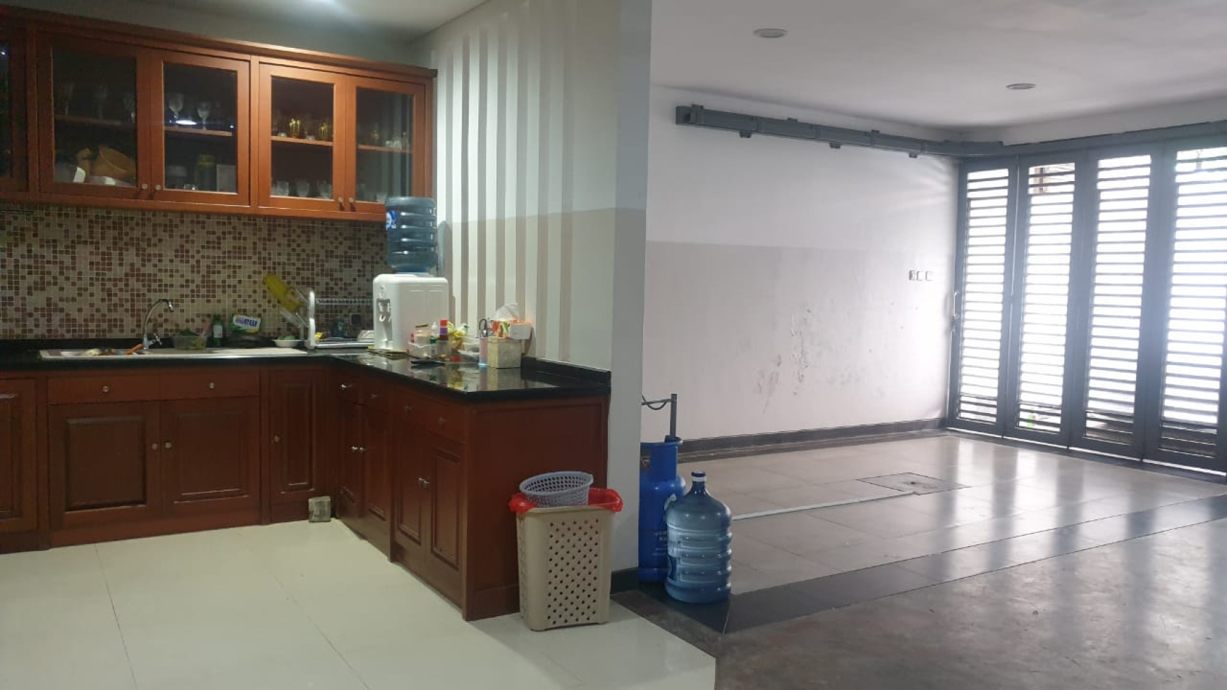 Rumah Modern Minimalis Lux 3.5 Lantai Di Bona Indah Lebak Bulus