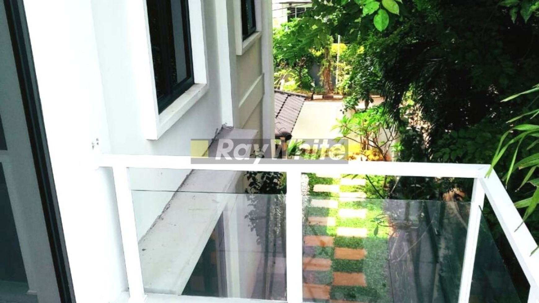 Rumah Cantik Dan Modern Di Bintaro Dekat Fasilitas Umum