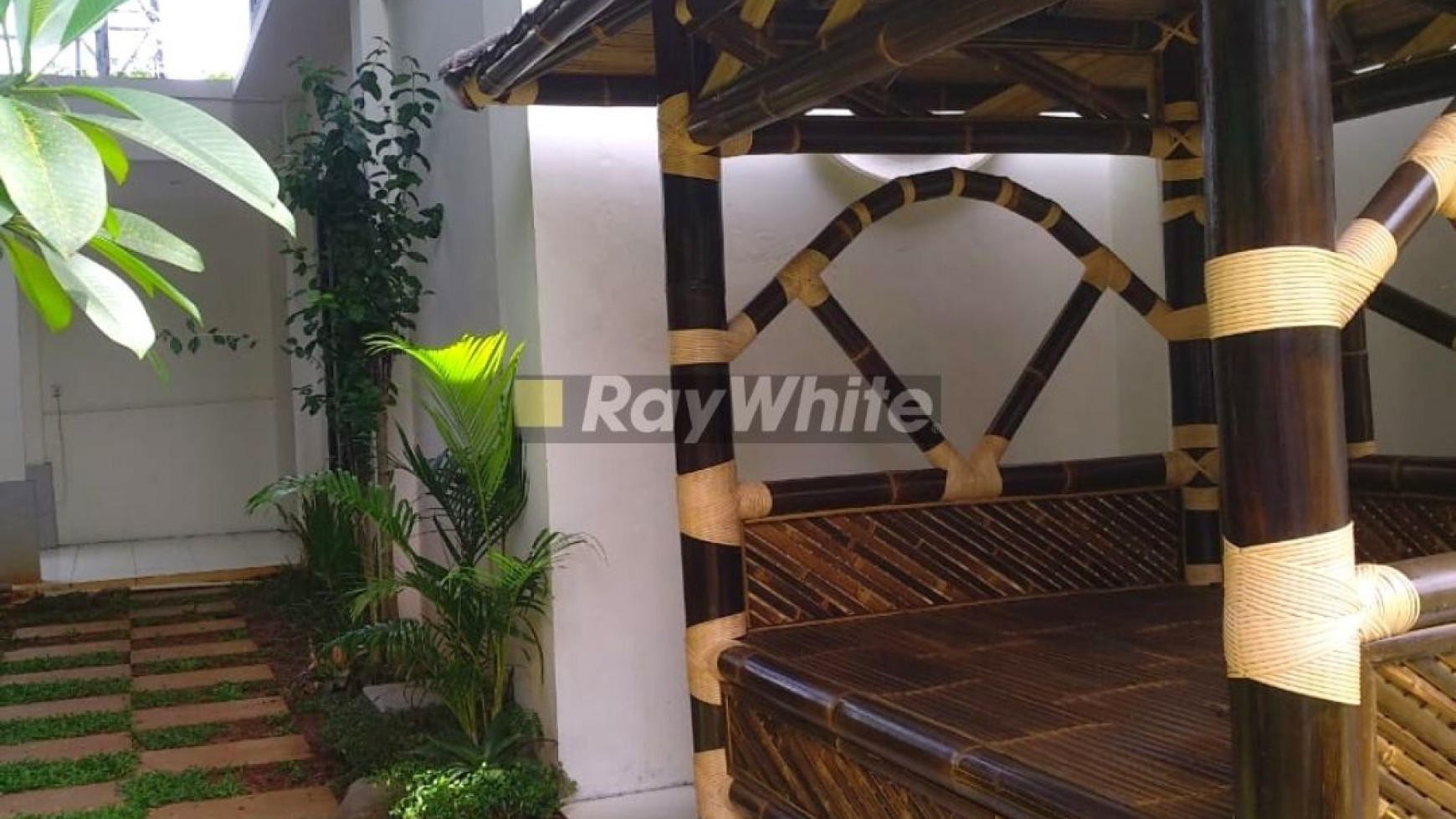 Rumah Cantik Dan Modern Di Bintaro Dekat Fasilitas Umum