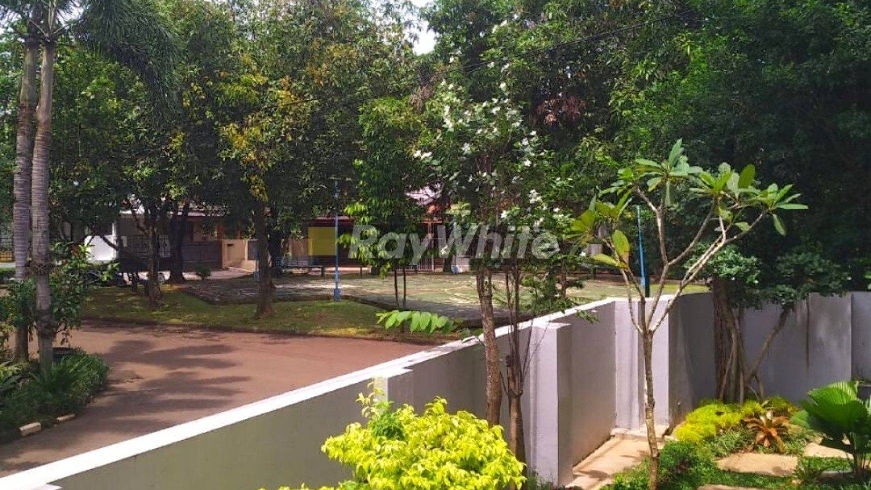 Rumah Cantik Dan Modern Di Bintaro Dekat Fasilitas Umum