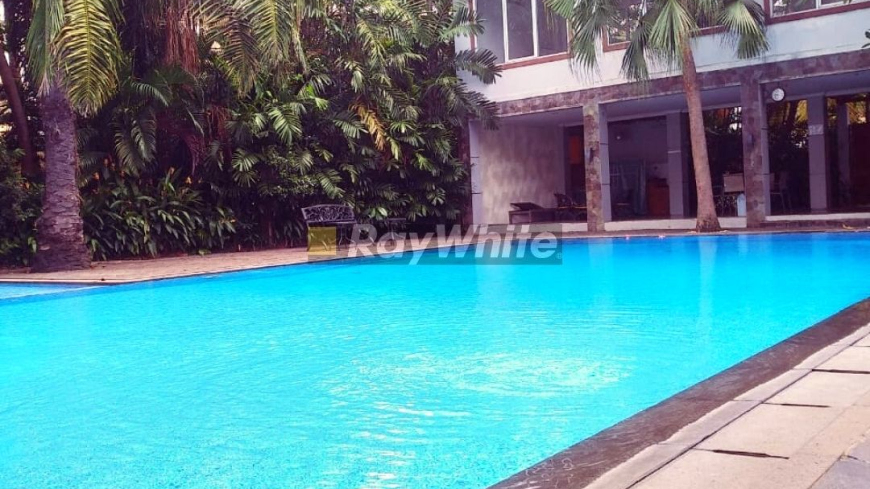 Rumah modern dengan fasilitas umum lengkap di Rempoa