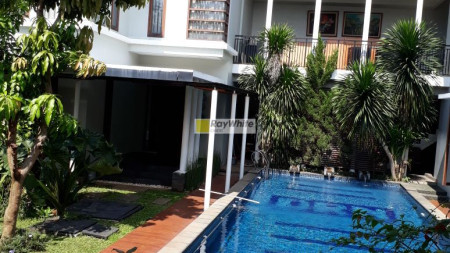 Rumah Plus Paviliun Mewah di Villa Cinere Mas