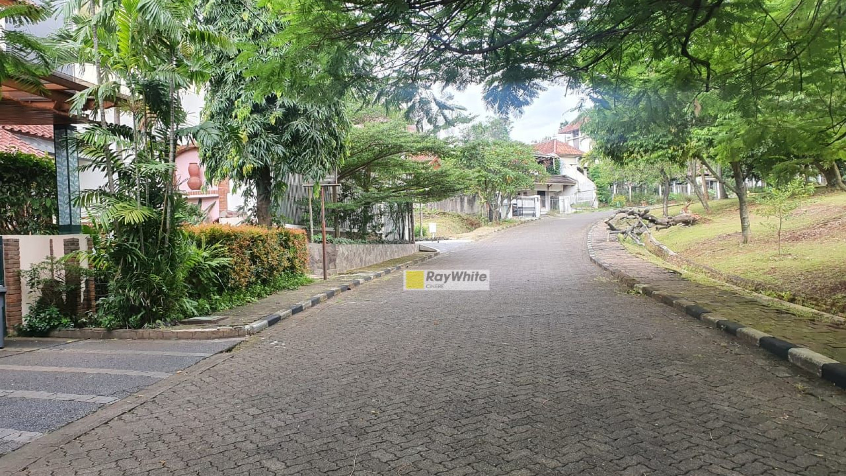 Tanah Siap Bangun Lokasi dalam Komplek Elite Villa Cinere Mas