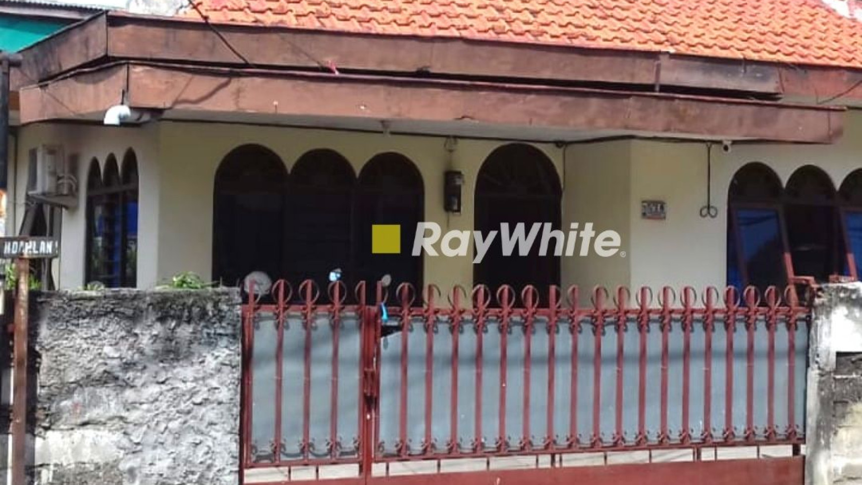 Rumah Lama Bangunan Kokoh Di Pasar Minggu