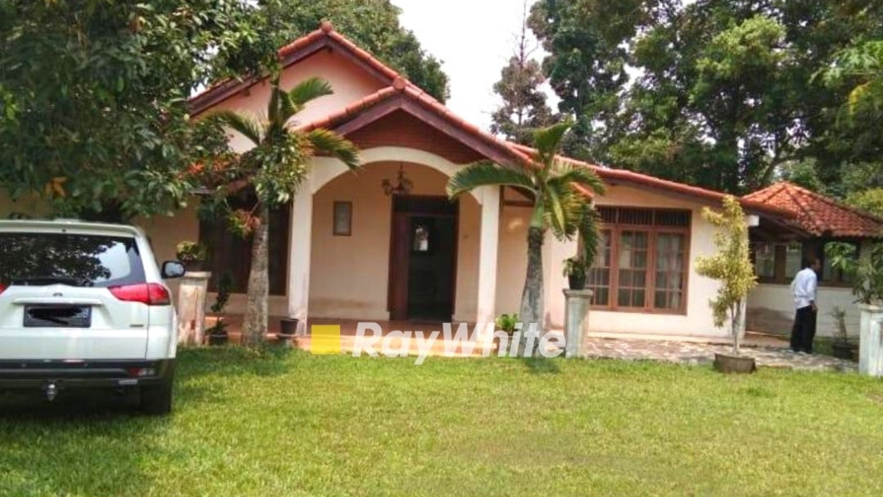 Dijual Rumah dengan halaman Luas Di Parung