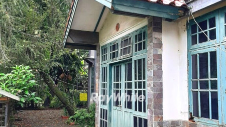 Rumah Hitung Tanah Dalam Komplek Di Cinere