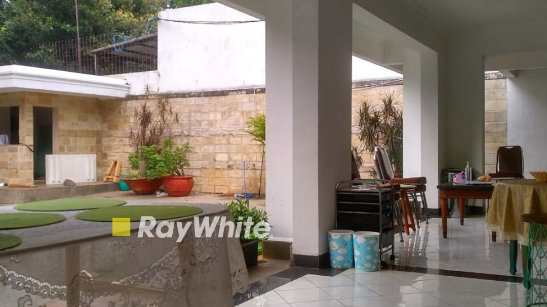 Rumah Luas dengan Kolam Renang Di Prapanca Jakarta Selatan