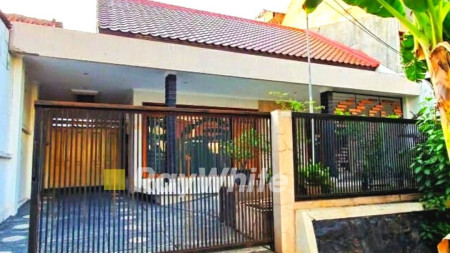 Rumah Modern Super Strategis Di Setia Budi