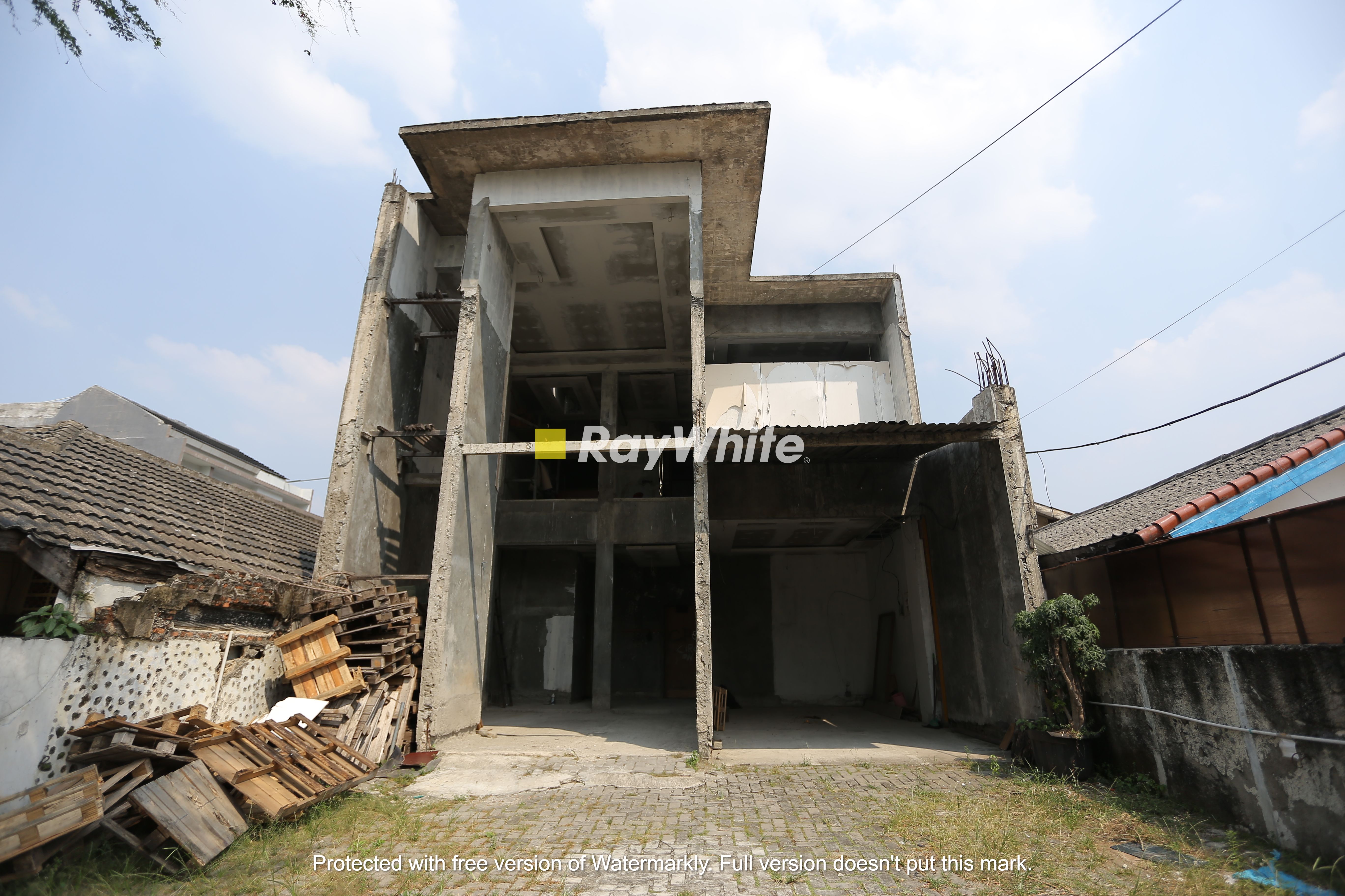 Rumah 2 Lantai On Process di Condet