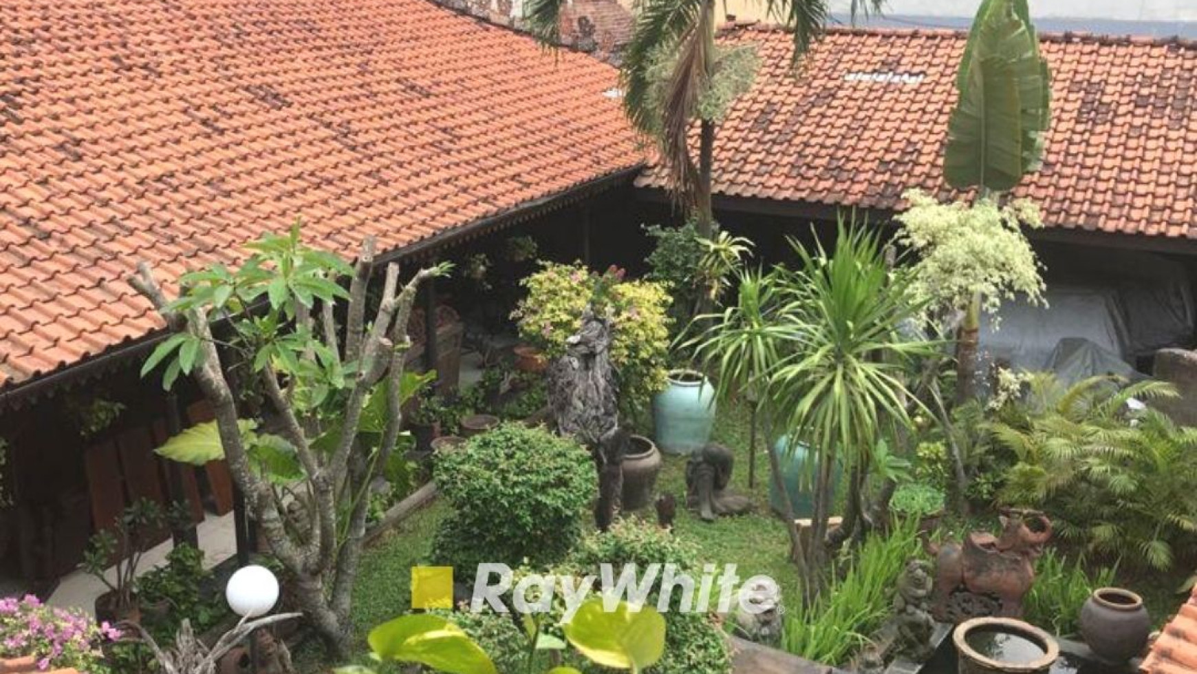 Dijual Rumah Etnik Lokasi Strategis Di Lebak Bulus