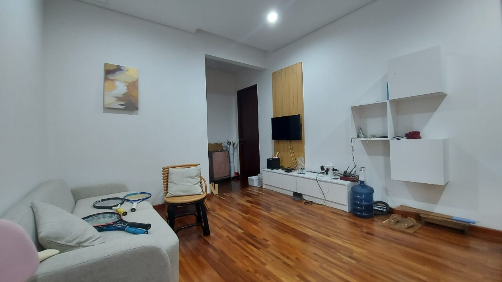 Rumah Modern Dalam Komplek Elit Dengan Smart Home System Di Lebak Bulus.