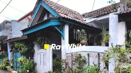 Rumah Terawat dalam perumahan di Pamulang