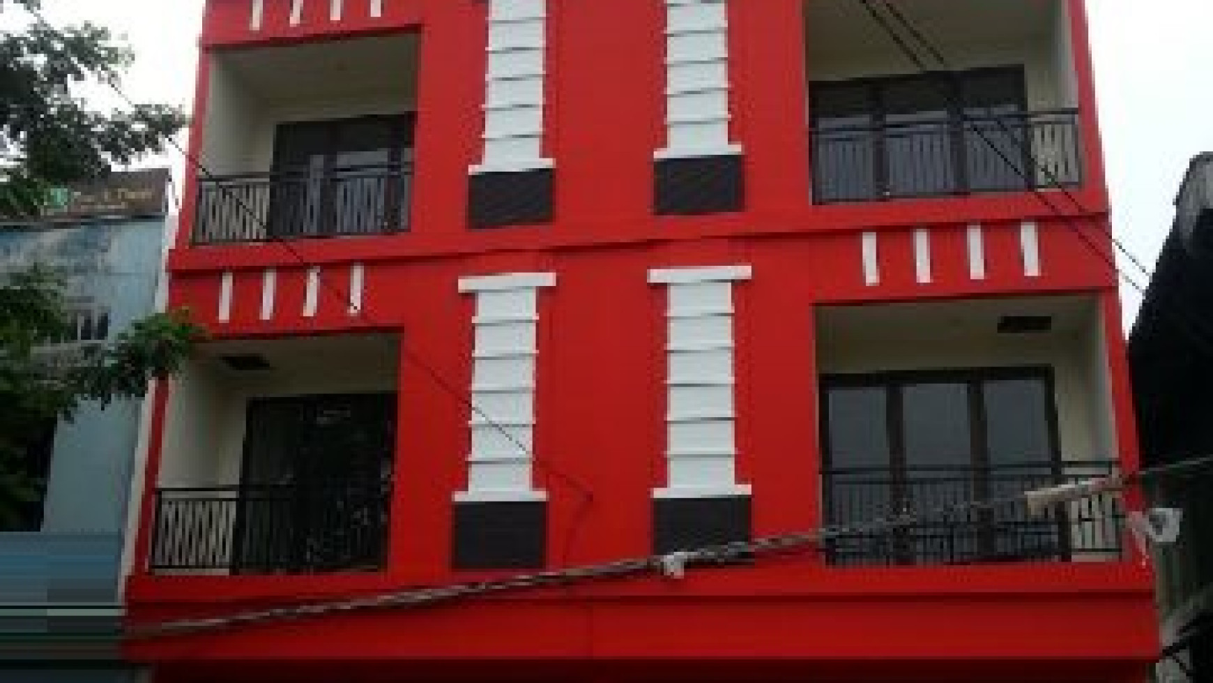 Dijual Ruko 4 lantai SHM di Jalan Raya Ahmad Yani Surabaya