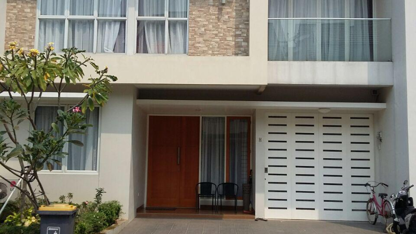 Rumah Dalam Exclusive Townhouse Di Kalibata