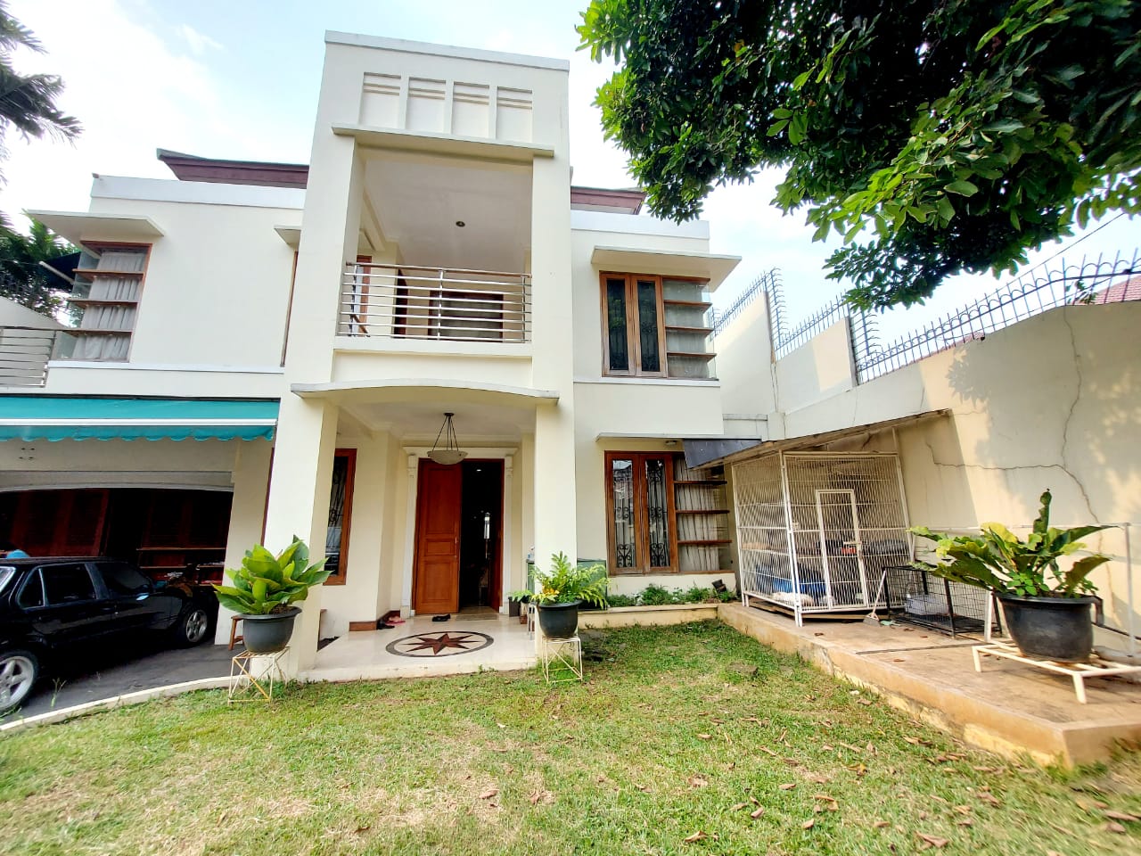 Dijual Rumah Super Luas Lengkap Dengan Kolam Renang Pribadi di Ci
