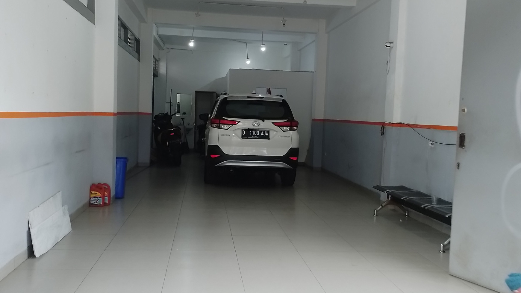 disewa ruko  lt 1 di Gatot Subroto