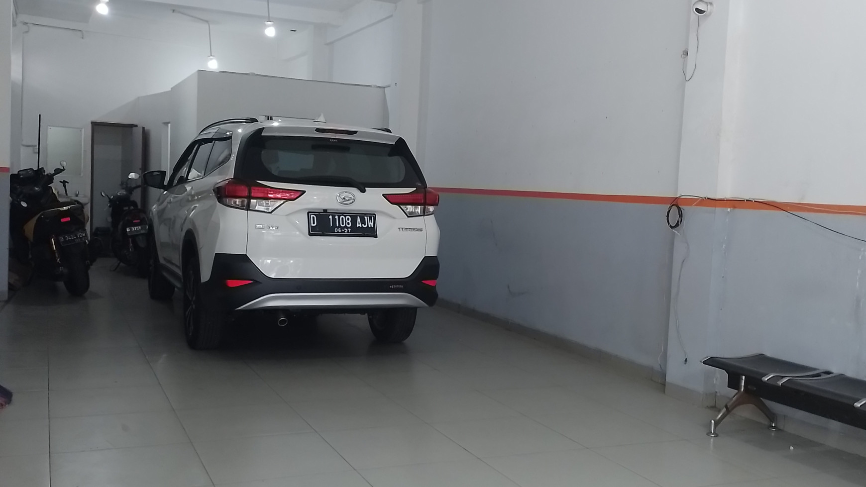 disewa ruko  lt 1 di Gatot Subroto