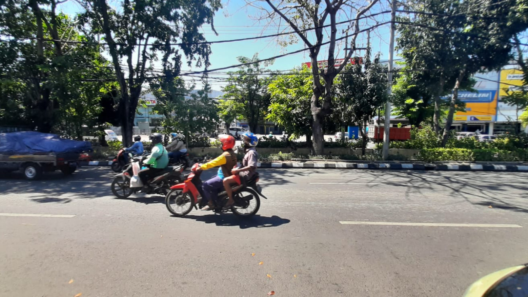 Disewakan Ruko Surabaya Pusat- Jalan Pengampon - Nol Jalan Raya Komersial area- Dekat Pasar Atom cocok buat Segala Usaha 