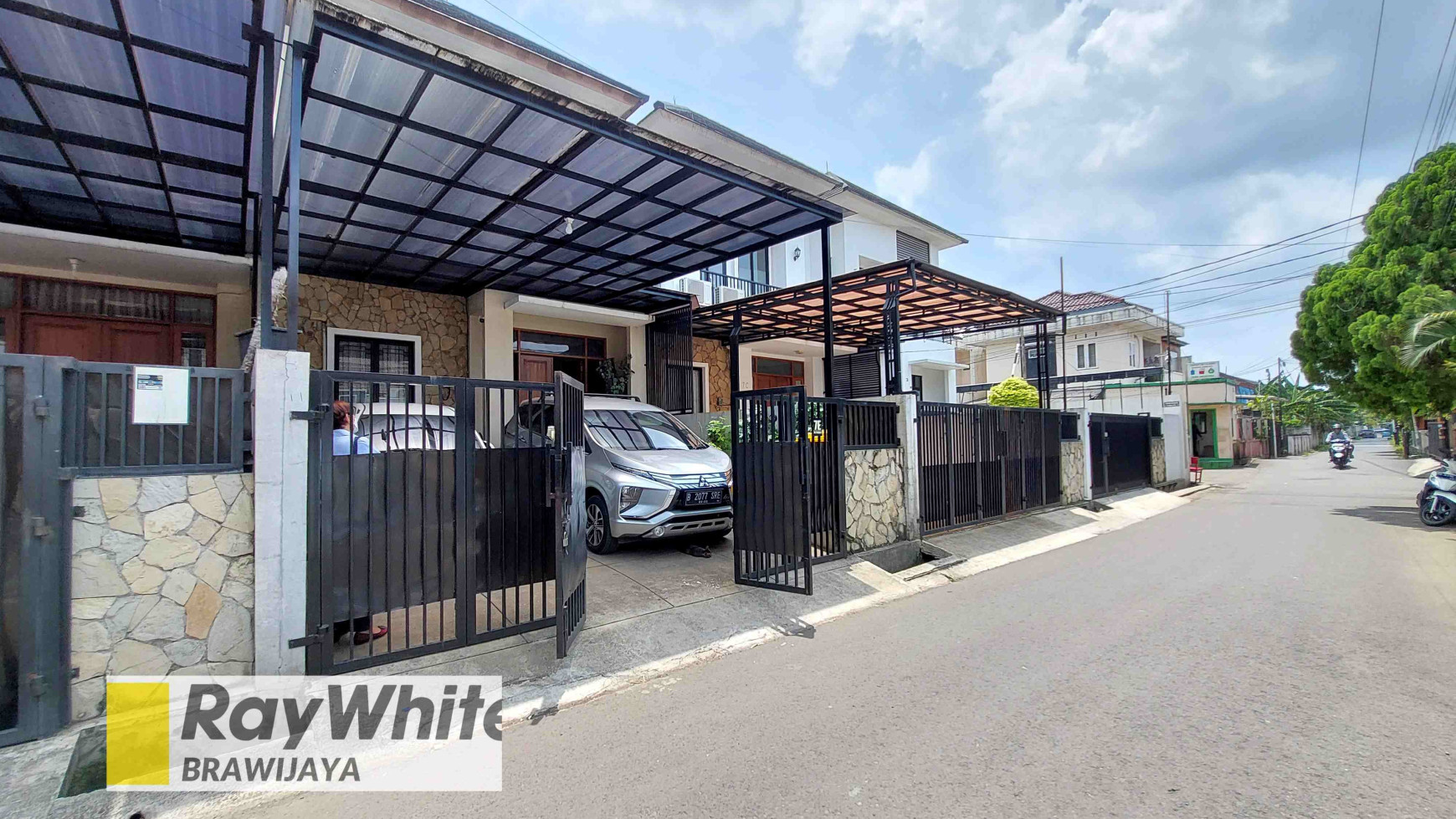 RUMAH DI PERDANA RESIDENCE, PETUKANGAN, JAKARTA SELATAN, DEKAT PINTU TOL PETUKANGAN