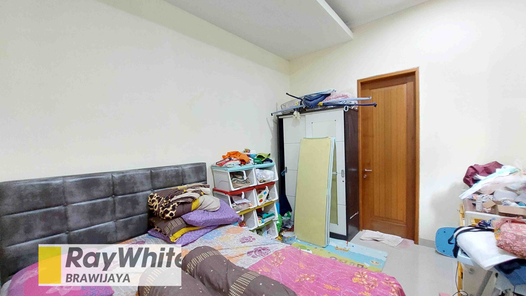 RUMAH DI PERDANA RESIDENCE, PETUKANGAN, JAKARTA SELATAN, DEKAT PINTU TOL PETUKANGAN