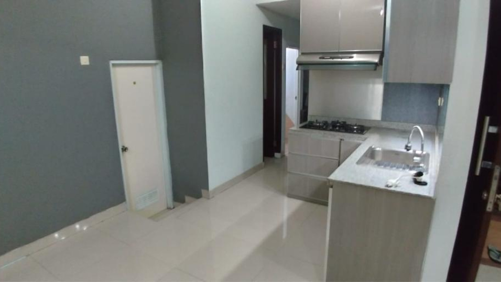 Rumah Modern Dalam Townhouse Siap Huni di Sawangan