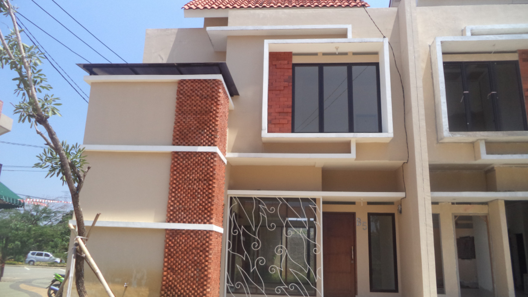 Rumah Modern Dalam Townhouse Siap Huni di Sawangan