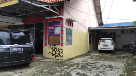 Rumah dengan RuANG uSAHA Siap  Huni di Jagakarsa