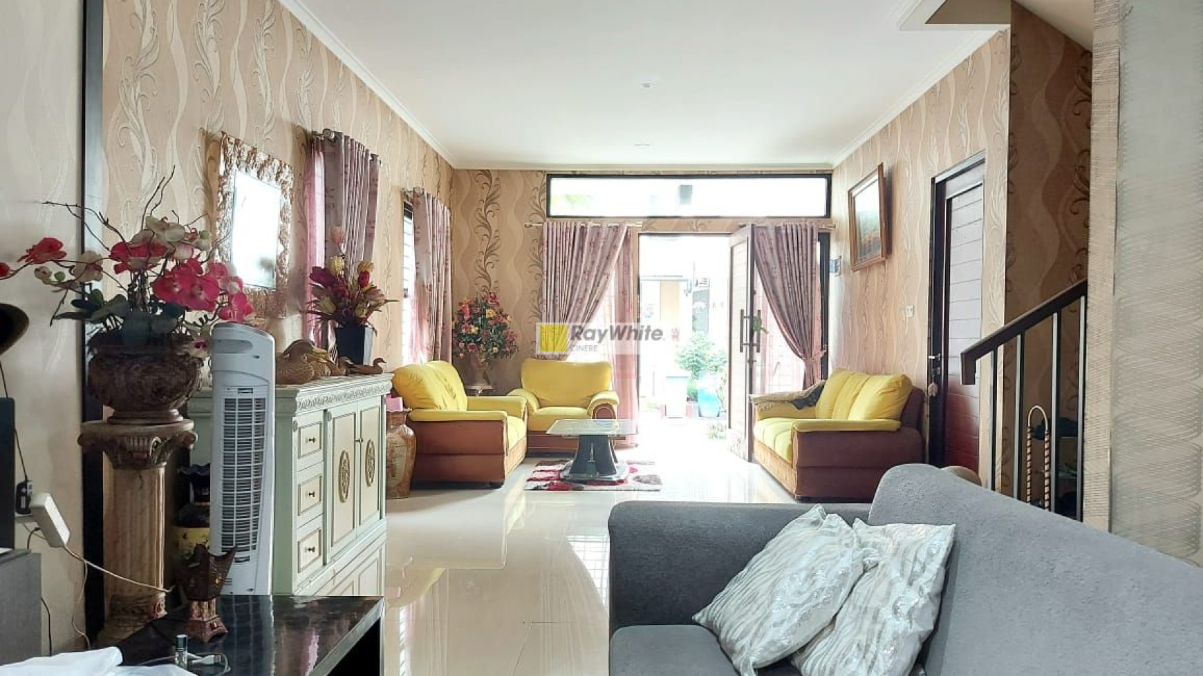 Rumah Cantik Harga Menarik Siap Huni dalam Town House Nyaman di Cinere